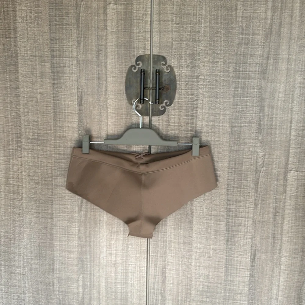 SKIMS‎ Sport Swim Cheeky Bottom | Desert